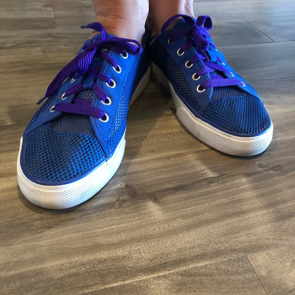 Creative recreation mesh sneakers